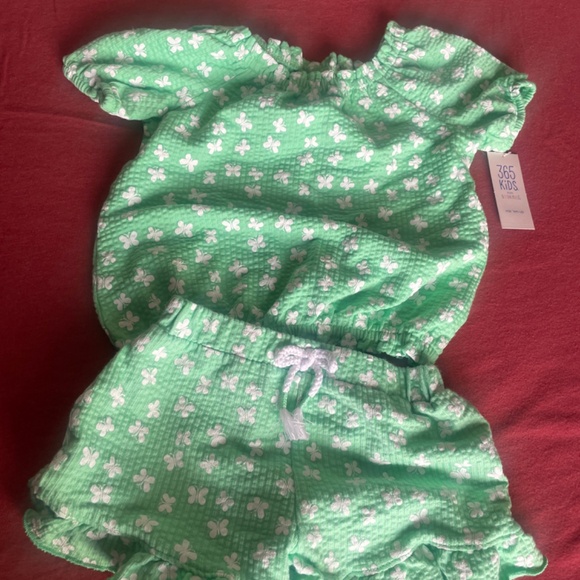 Short Set - Picture 4 of 5